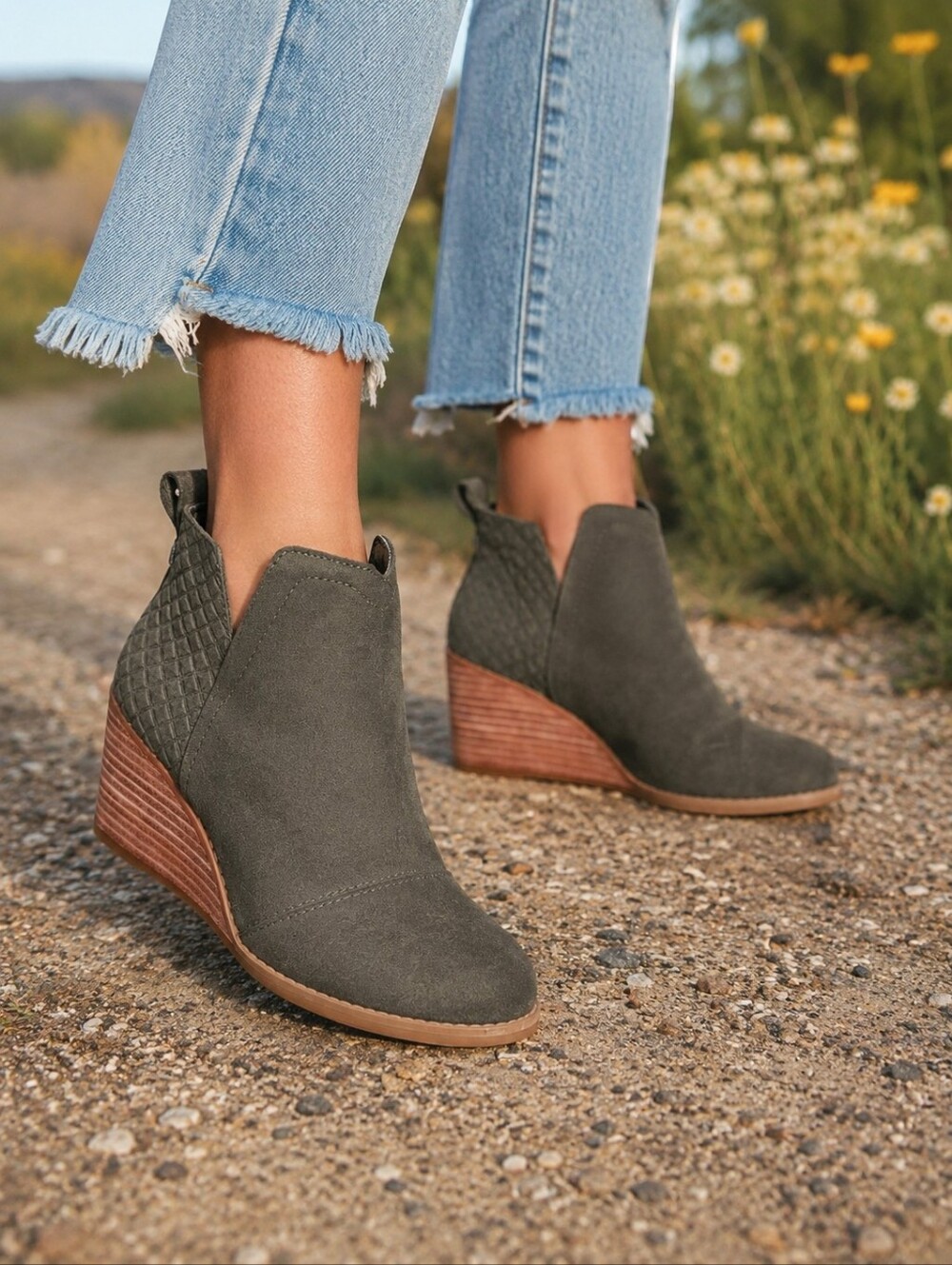 TOMS Clare Wedge Ankle Boots Size 6.5